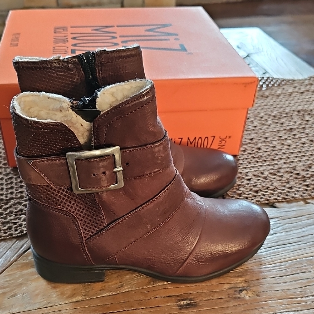 New MIZ MOOZ Sabel leather Boots 6